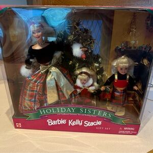 Holiday Sisters Gift Set with Barbie, Kelly, and Stacie - Red and Gold